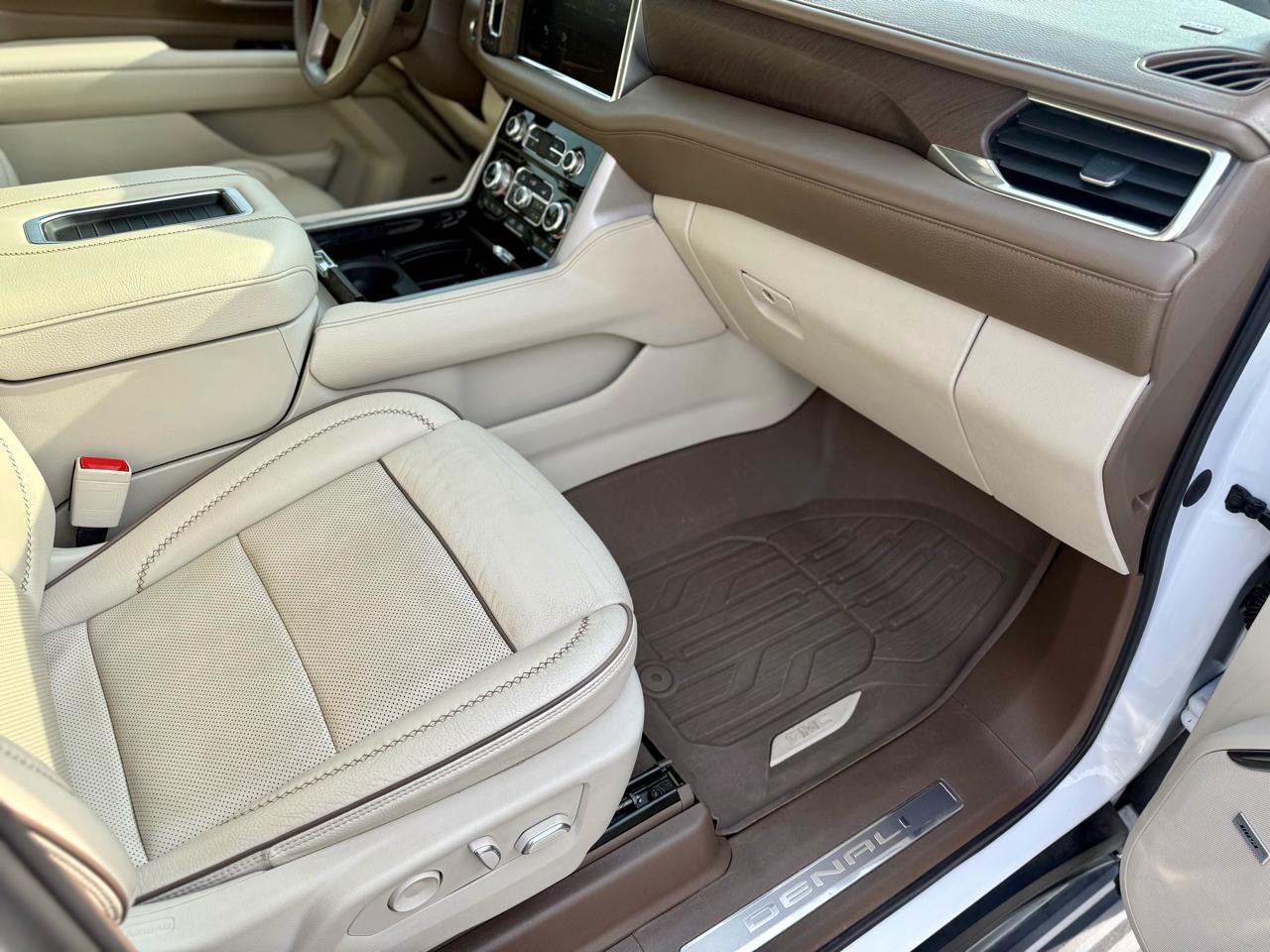 GMC Yukon Denali 4WD 2023