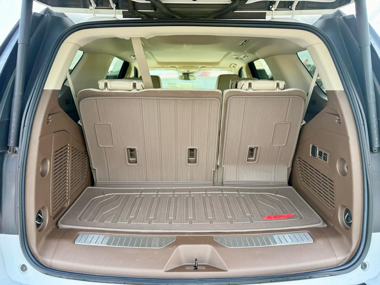 GMC Yukon Denali 4WD 2023
