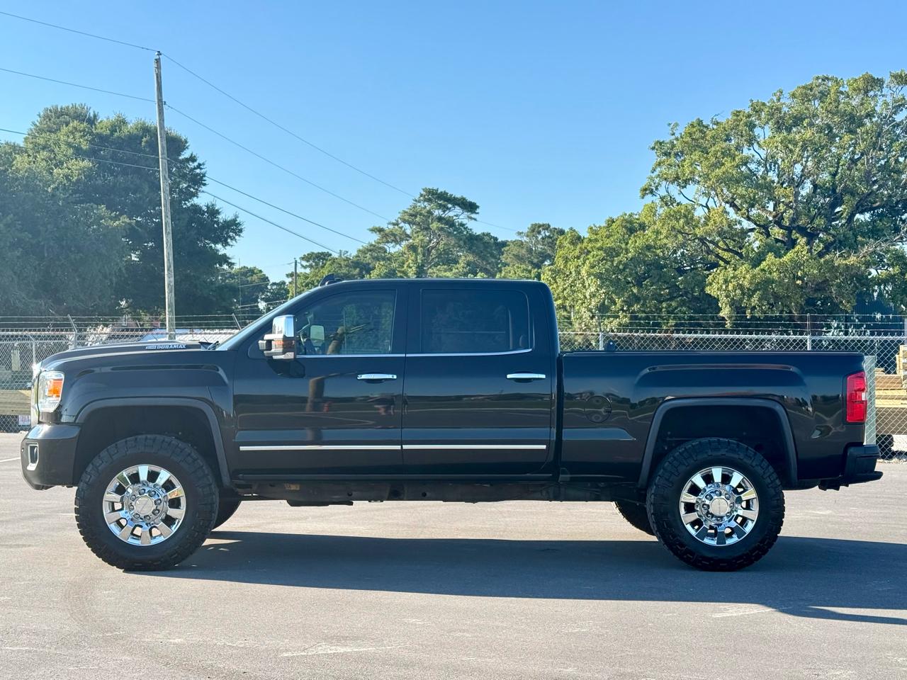 GMC Sierra 2500HD Denali Crew Cab 4WD 2019