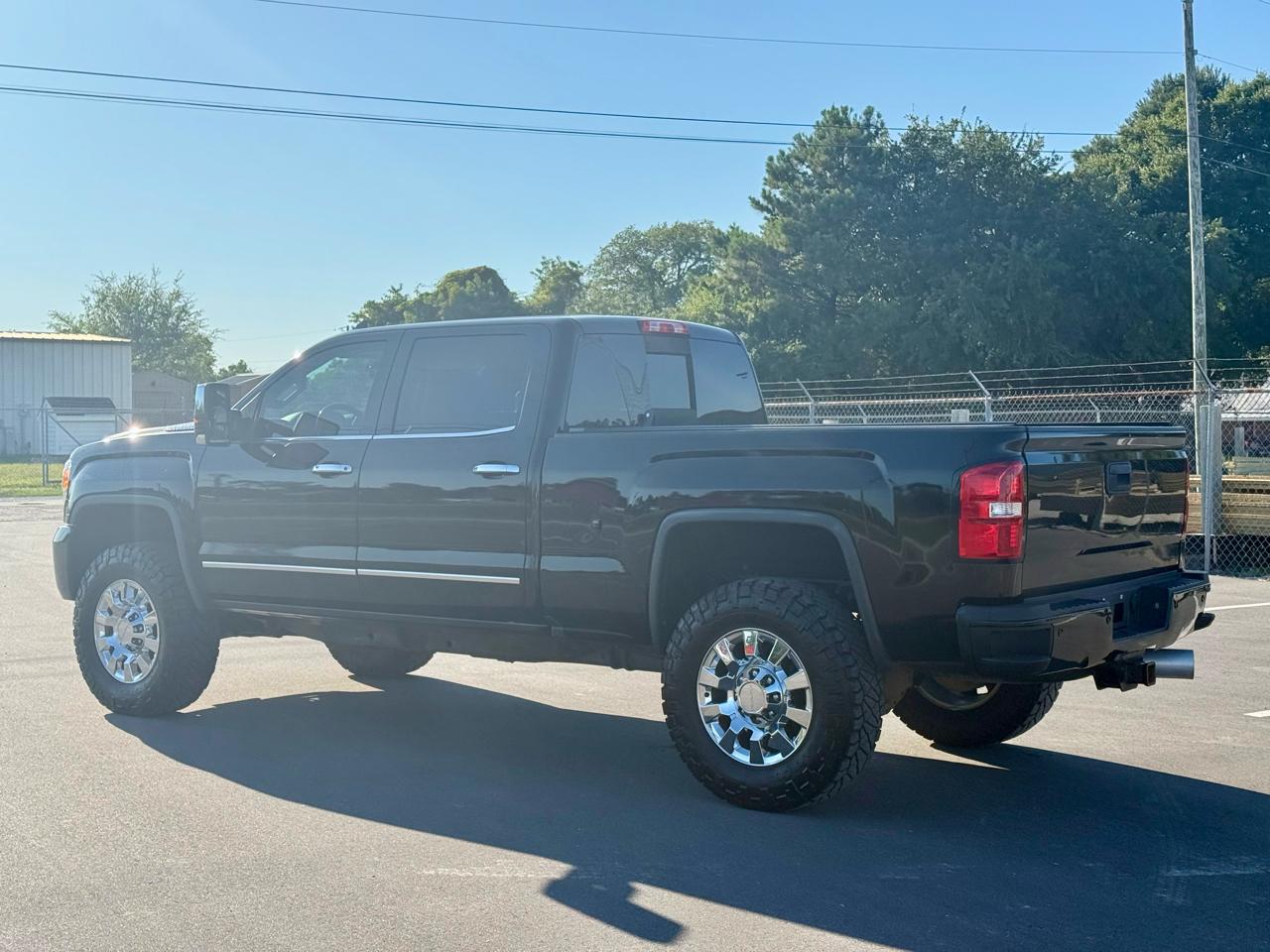 GMC Sierra 2500HD Denali Crew Cab 4WD 2019
