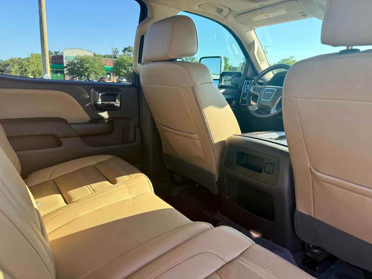 GMC Sierra 2500HD Denali Crew Cab 4WD 2019