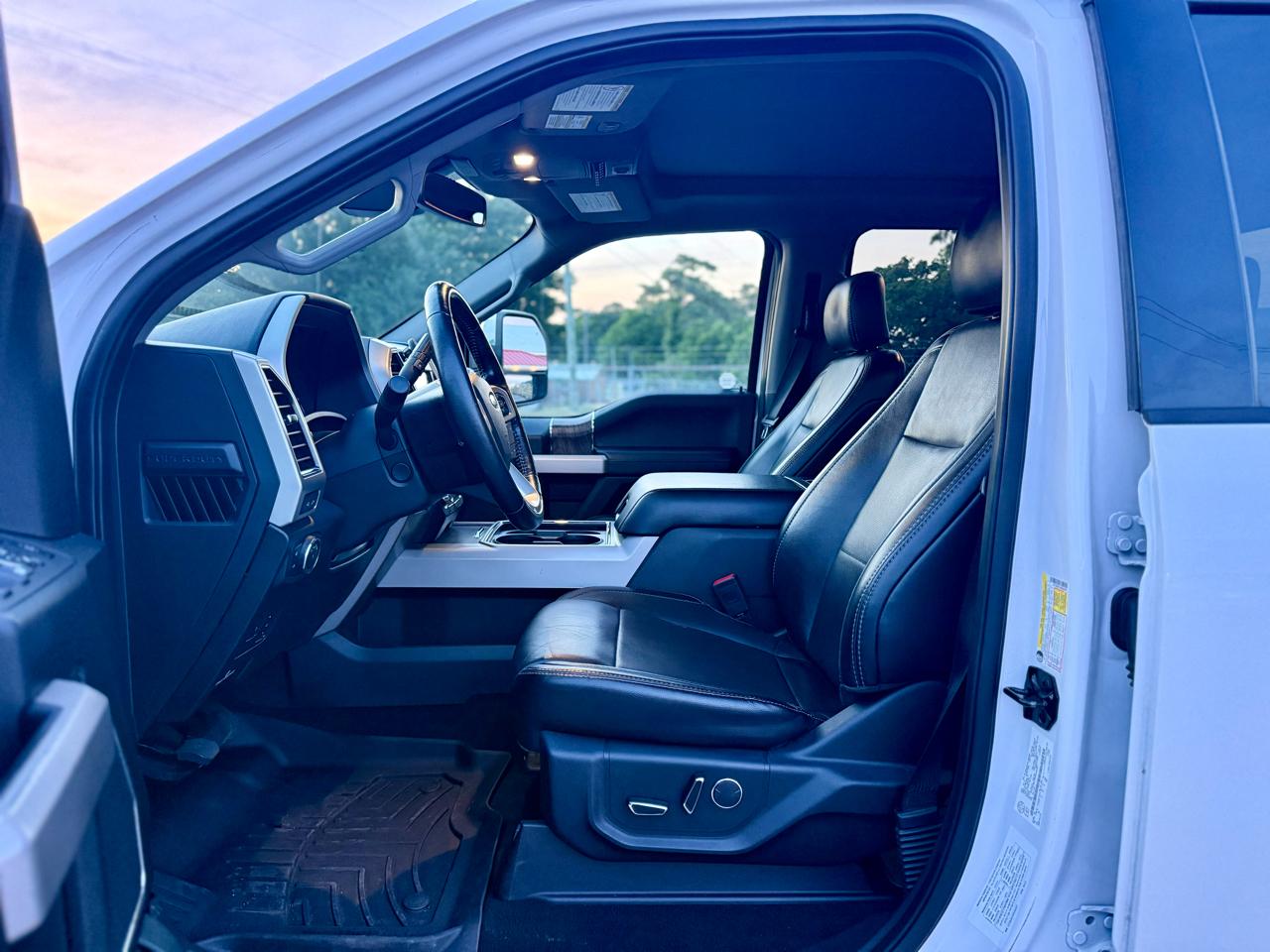 Ford F-250 SD Lariat Crew Cab 4WD 2019