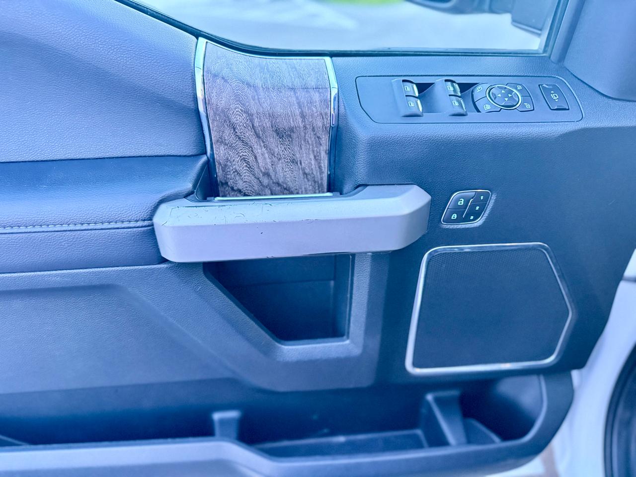 Ford F-250 SD Lariat Crew Cab 4WD 2019