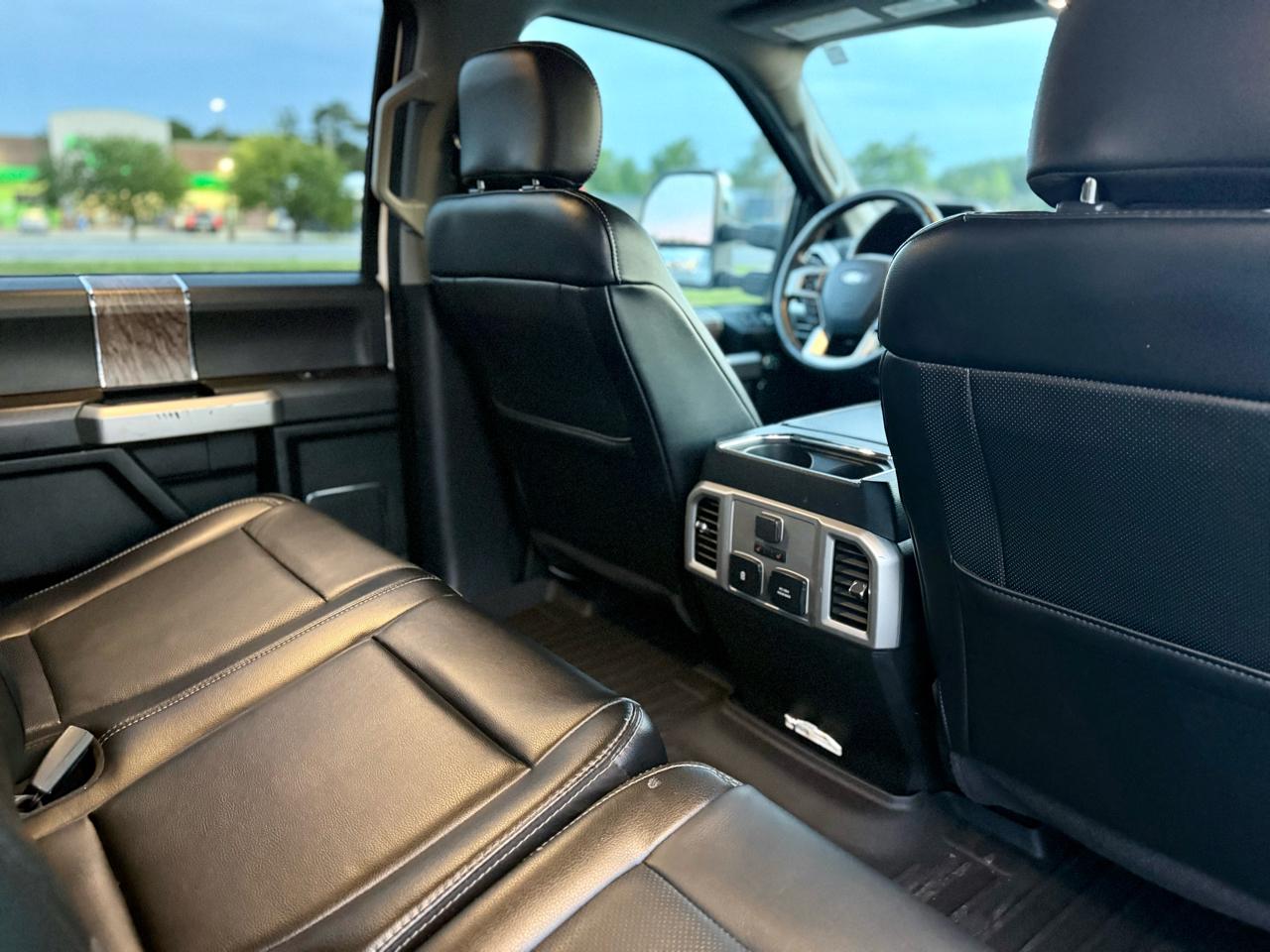 Ford F-250 SD Lariat Crew Cab 4WD 2019