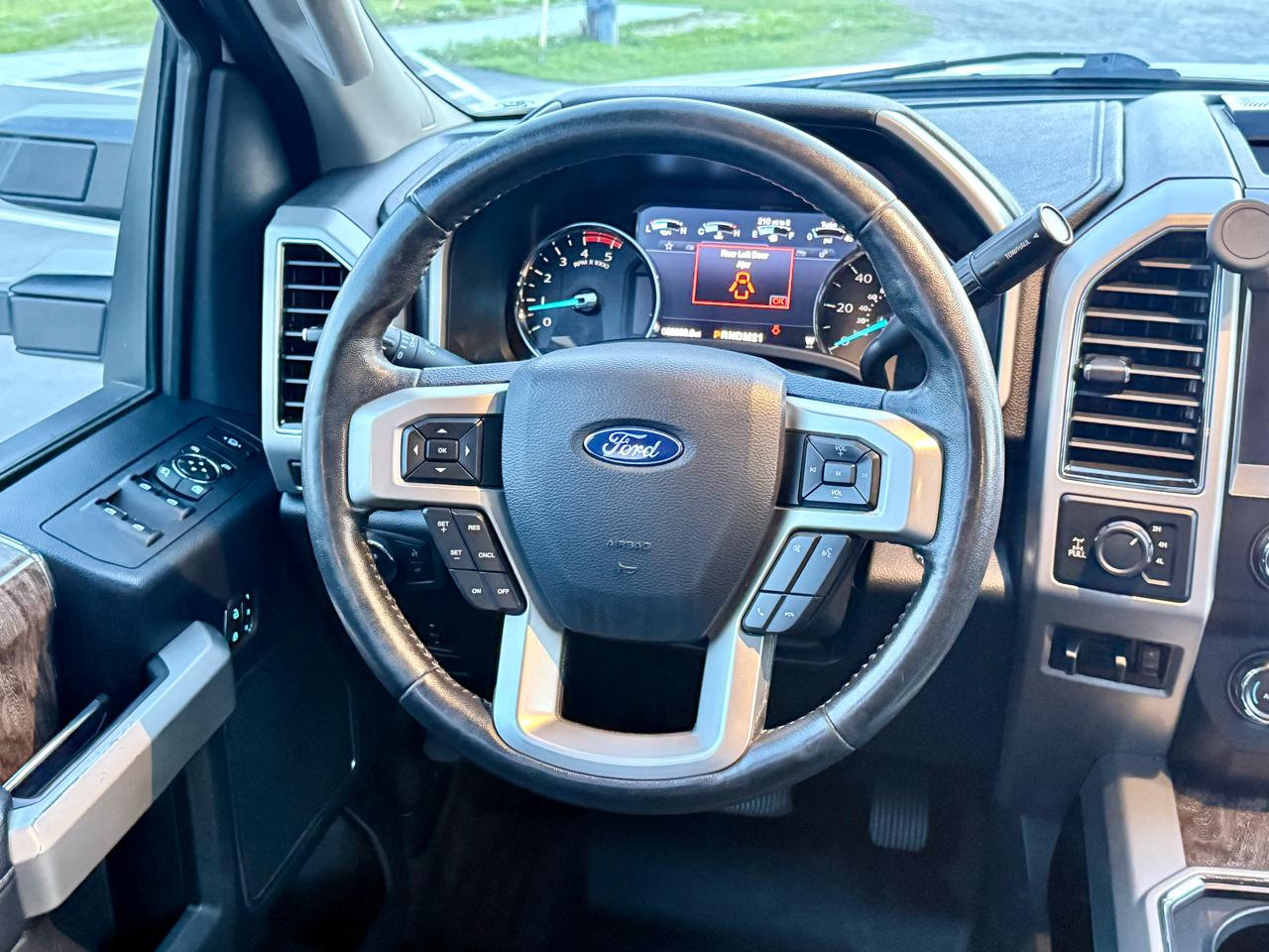 Ford F-250 SD Lariat Crew Cab 4WD 2019