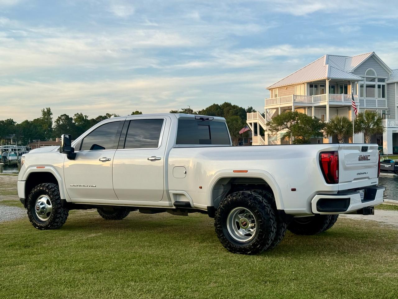 GMC Sierra 3500HD Denali Crew Cab Long Box 4WD 2022