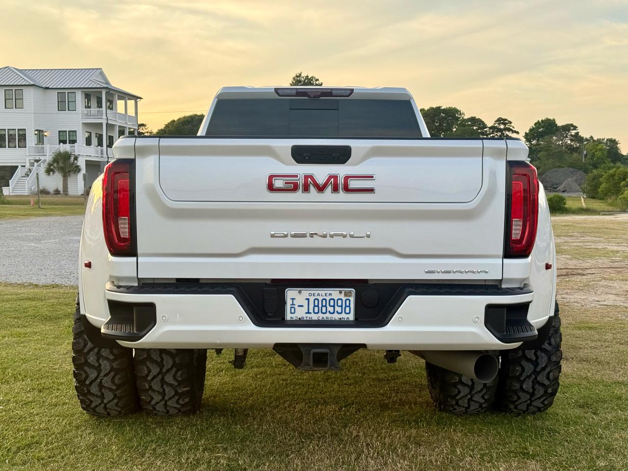 GMC Sierra 3500HD Denali Crew Cab Long Box 4WD 2022