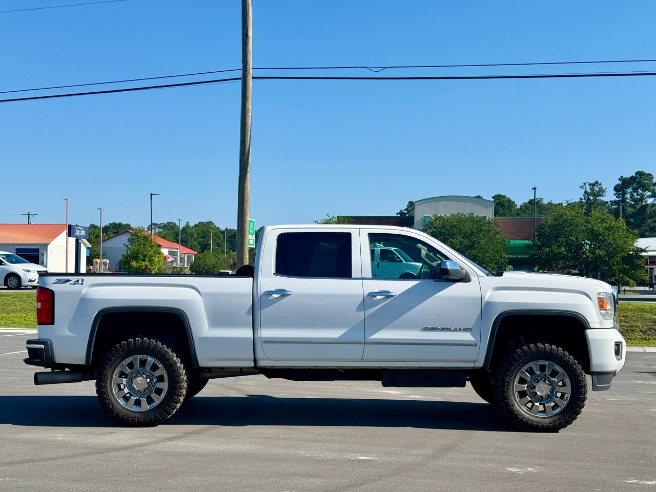 GMC Sierra 2500HD Denali Crew Cab 4WD 2015
