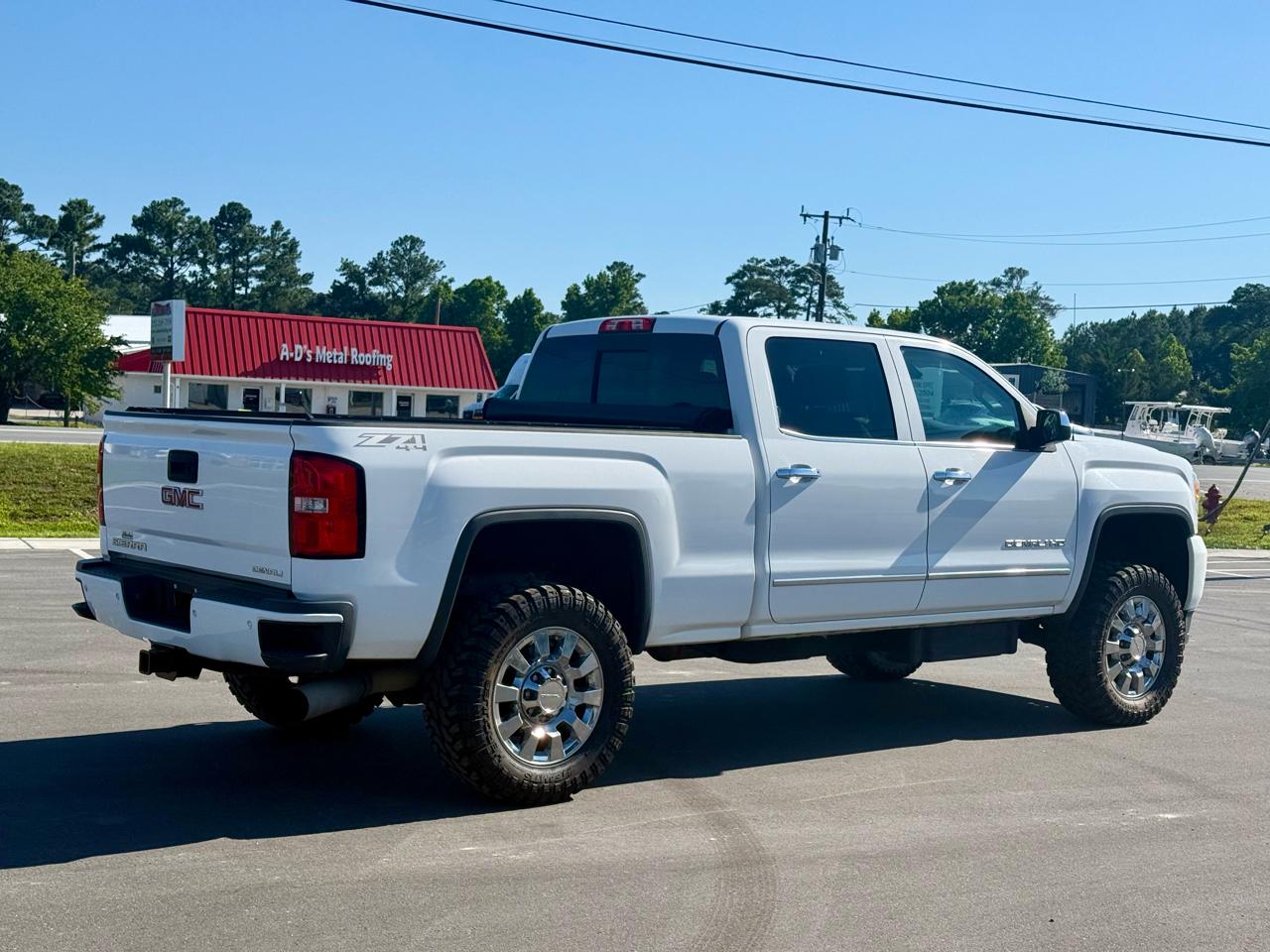 GMC Sierra 2500HD Denali Crew Cab 4WD 2015