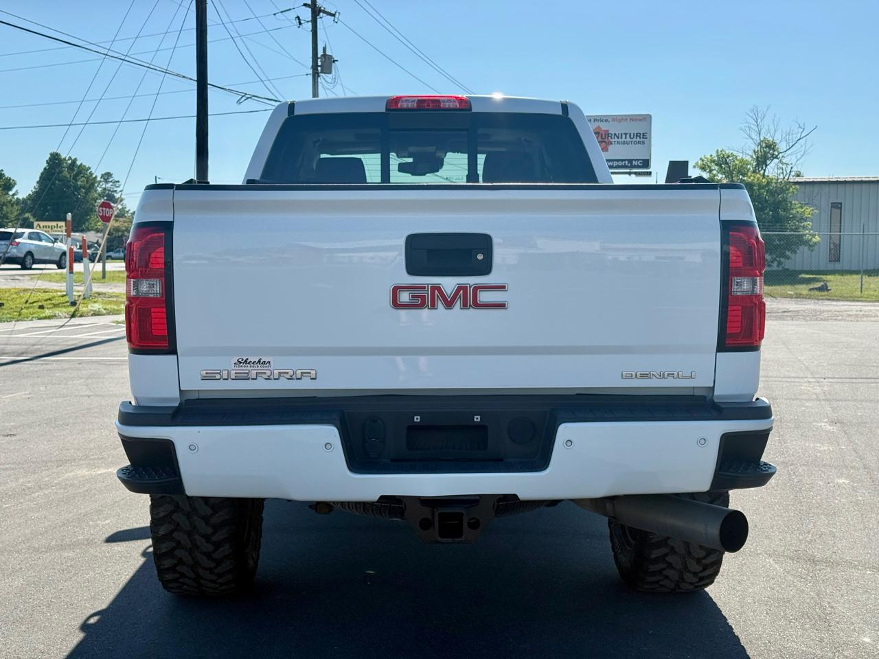 GMC Sierra 2500HD Denali Crew Cab 4WD 2015