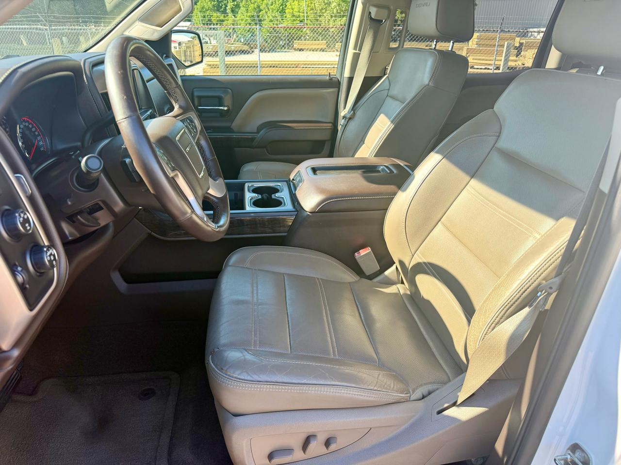 GMC Sierra 2500HD Denali Crew Cab 4WD 2015
