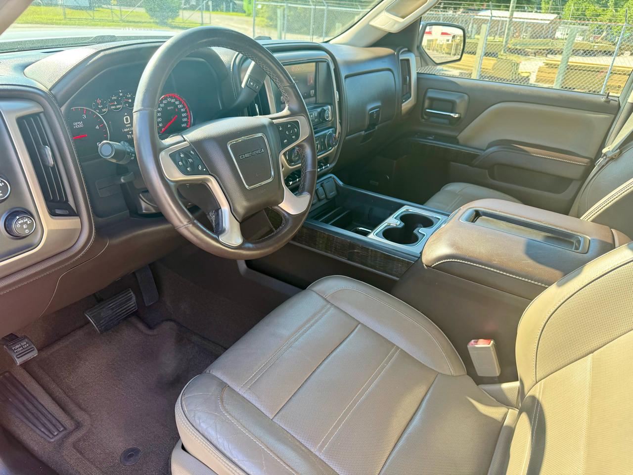 GMC Sierra 2500HD Denali Crew Cab 4WD 2015