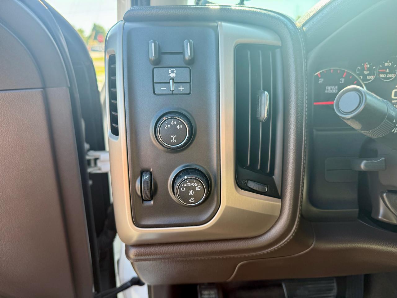 GMC Sierra 2500HD Denali Crew Cab 4WD 2015