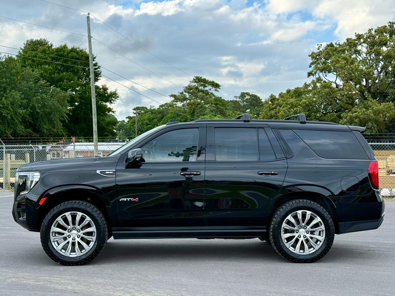 GMC Yukon AT4 2021