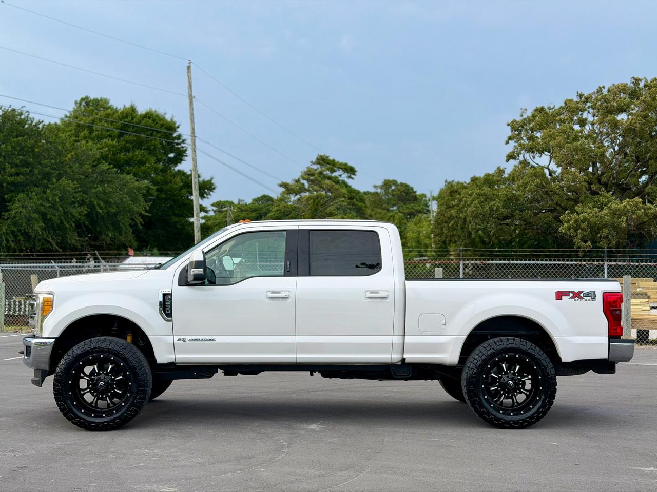 Ford F-250 SD Lariat Crew Cab 4WD 2017