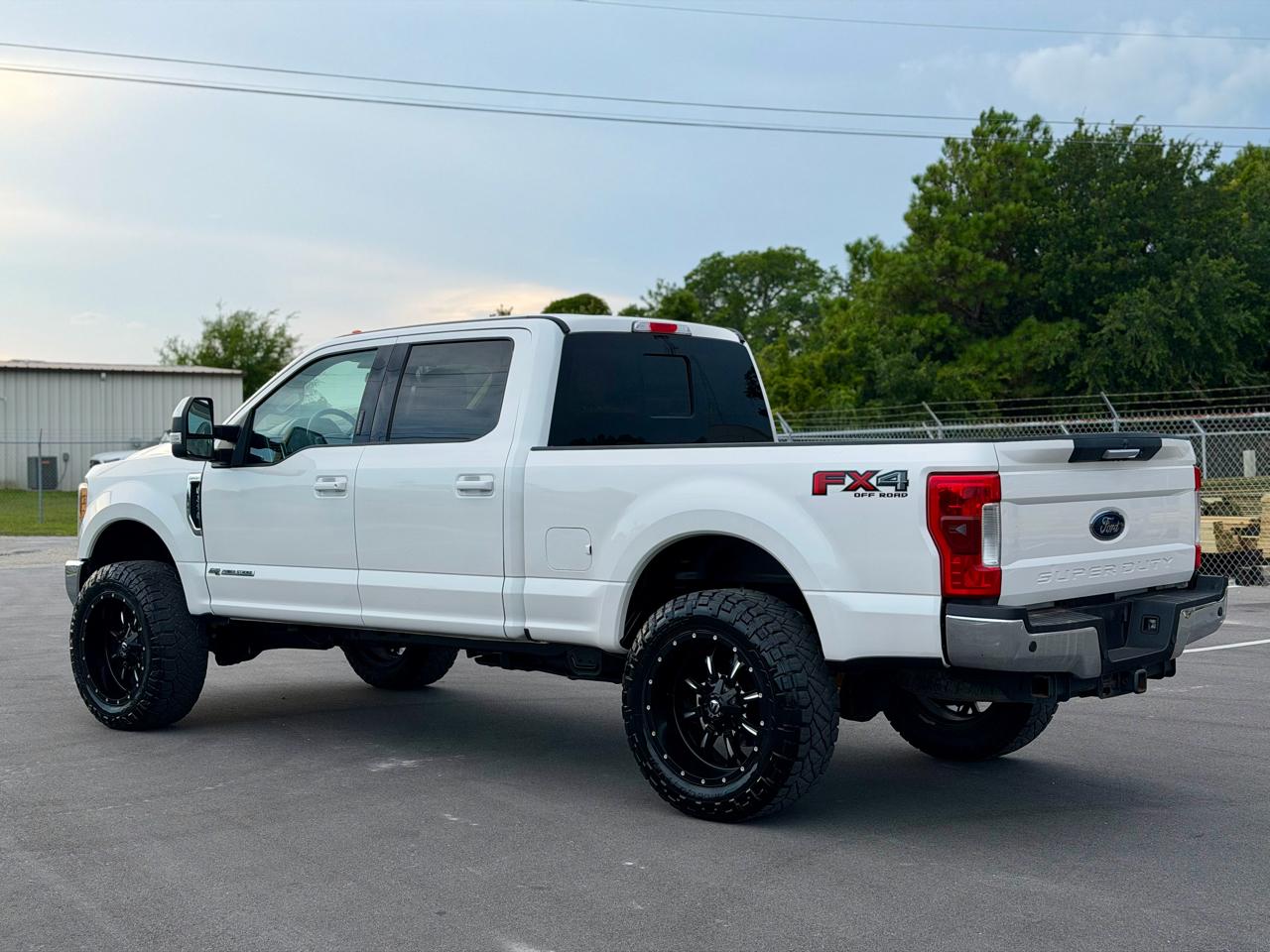 Ford F-250 SD Lariat Crew Cab 4WD 2017