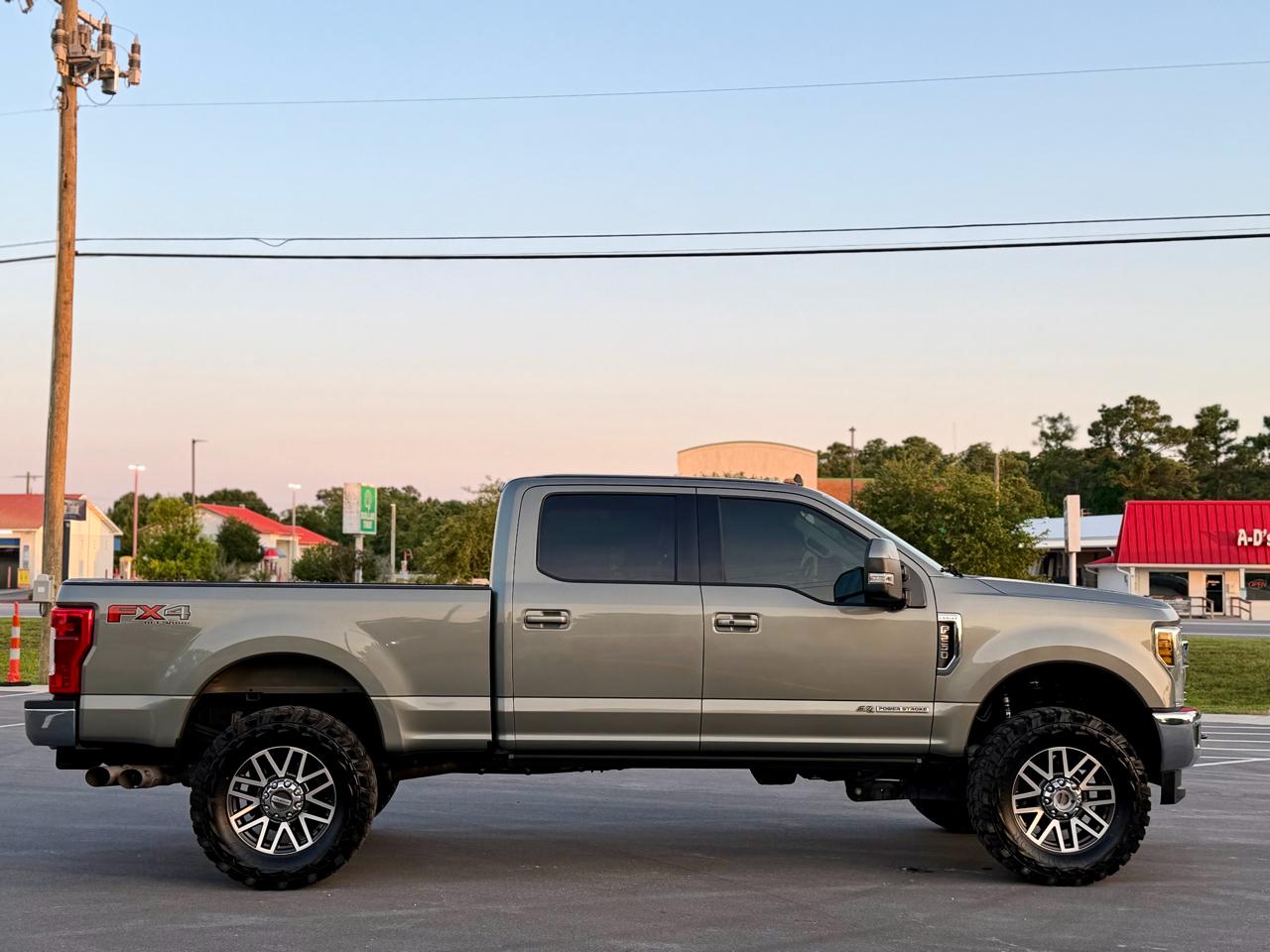 Ford F-250 SD Lariat Crew Cab 4WD 2019