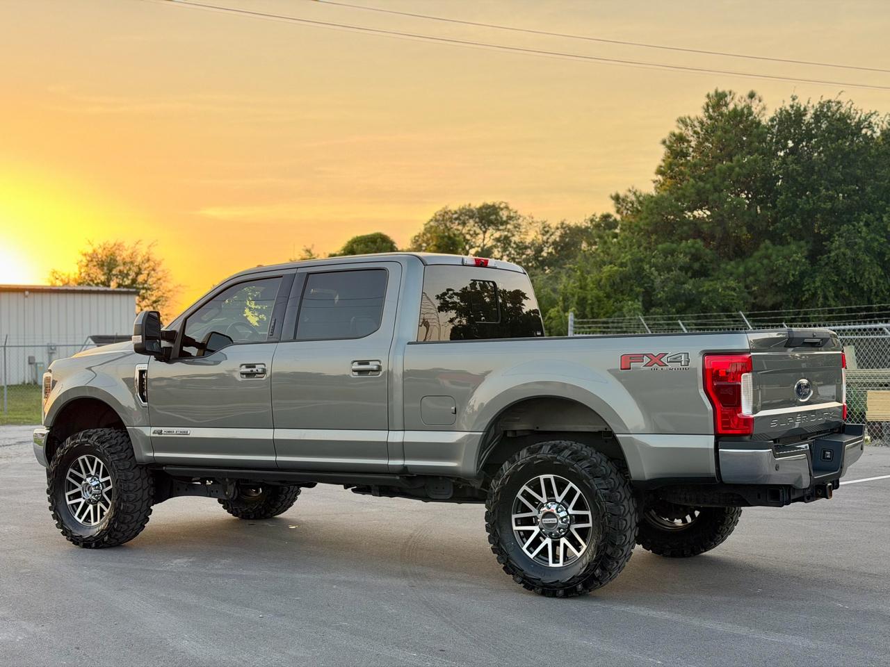 Ford F-250 SD Lariat Crew Cab 4WD 2019
