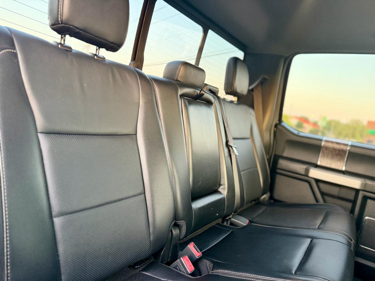Ford F-250 SD Lariat Crew Cab 4WD 2019