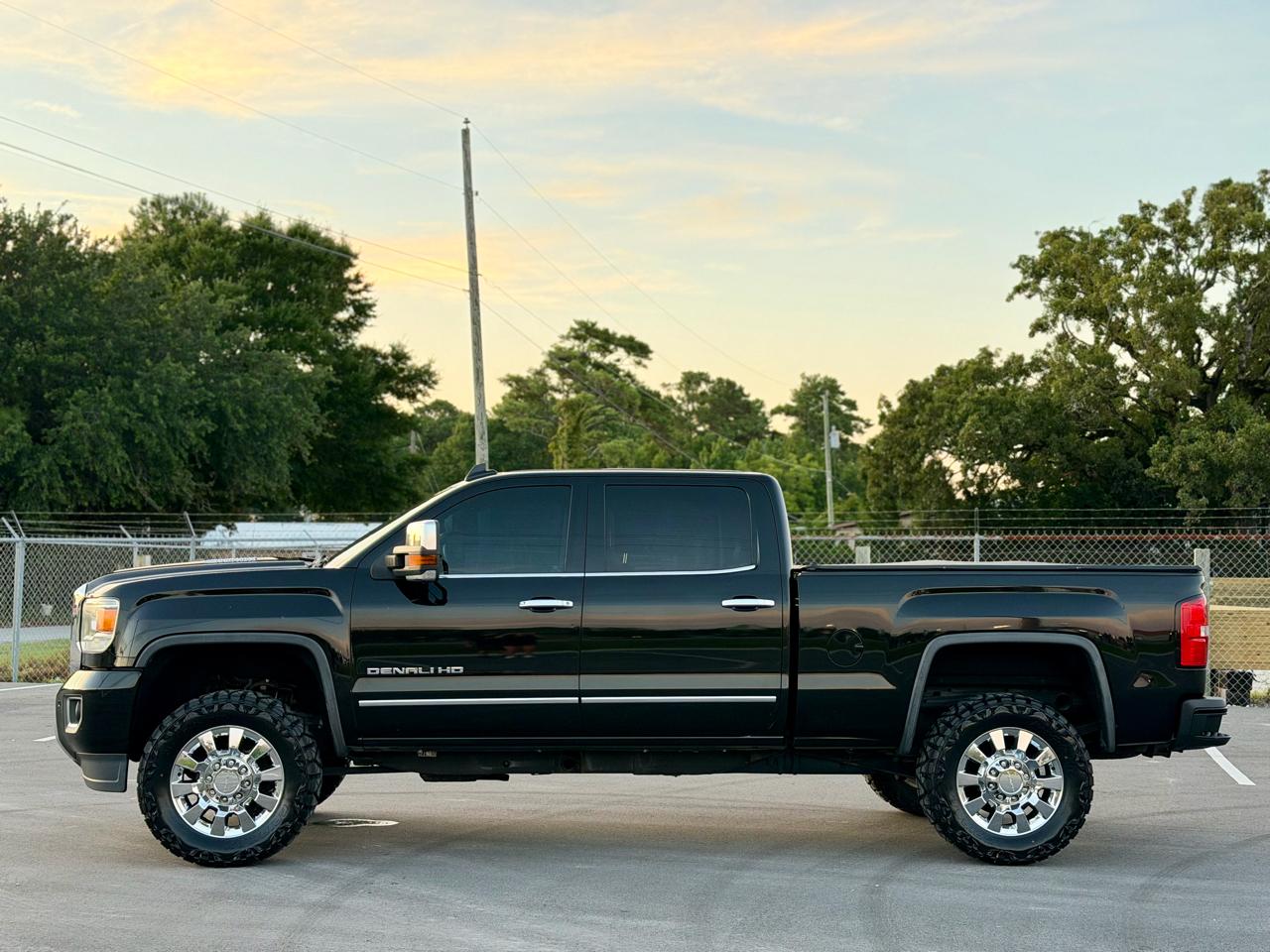GMC Sierra 2500HD Denali Crew Cab 4WD 2015