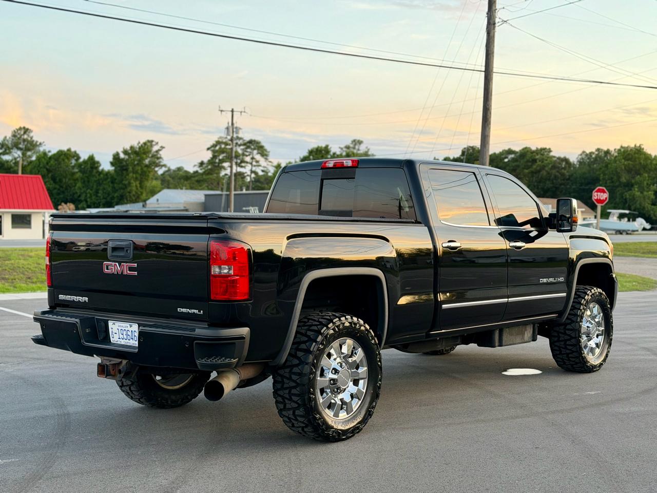 GMC Sierra 2500HD Denali Crew Cab 4WD 2015
