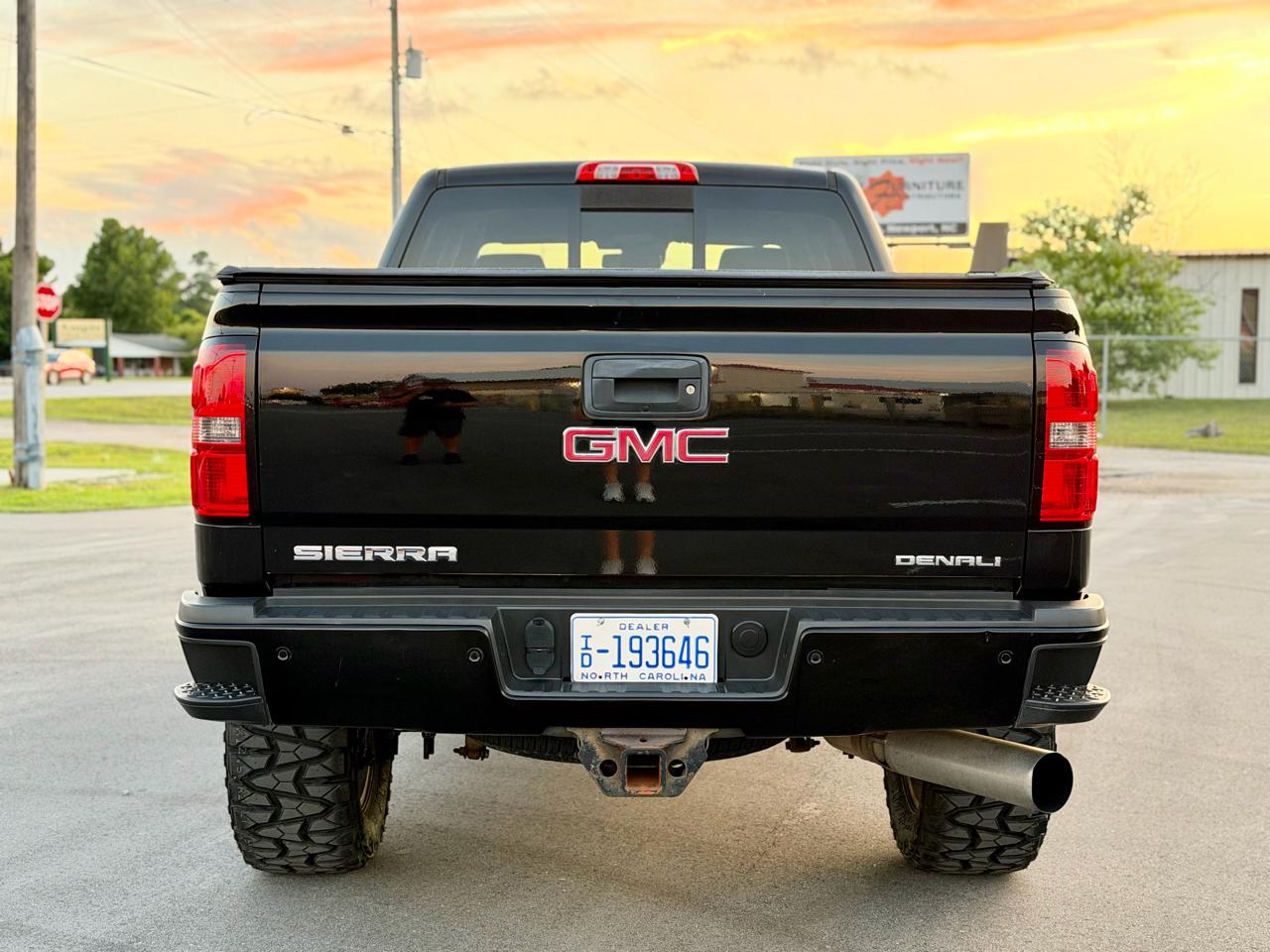 GMC Sierra 2500HD Denali Crew Cab 4WD 2015