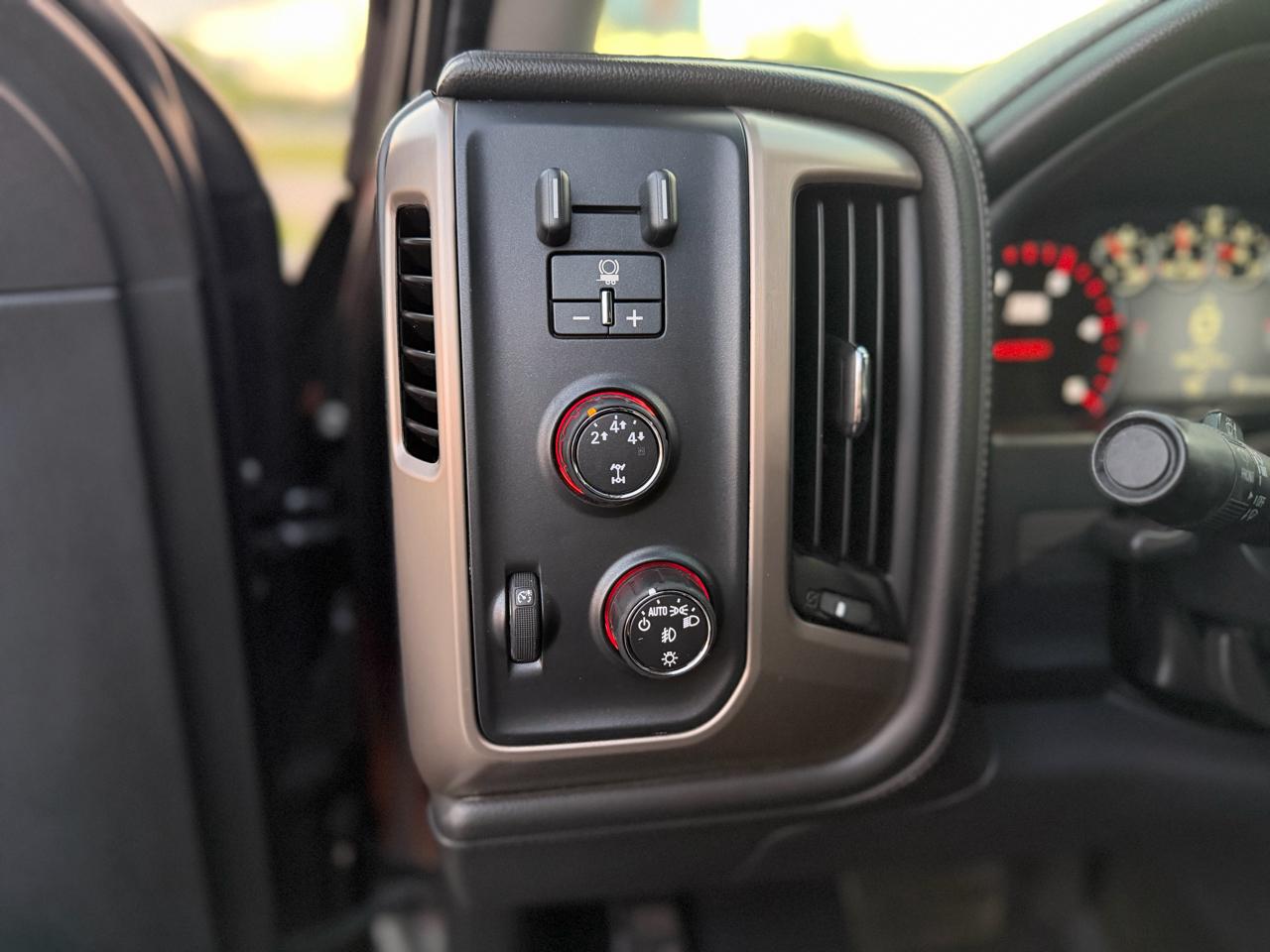 GMC Sierra 2500HD Denali Crew Cab 4WD 2015