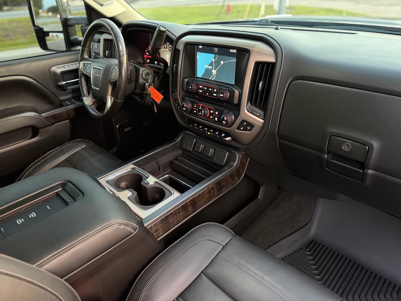 GMC Sierra 2500HD Denali Crew Cab 4WD 2015