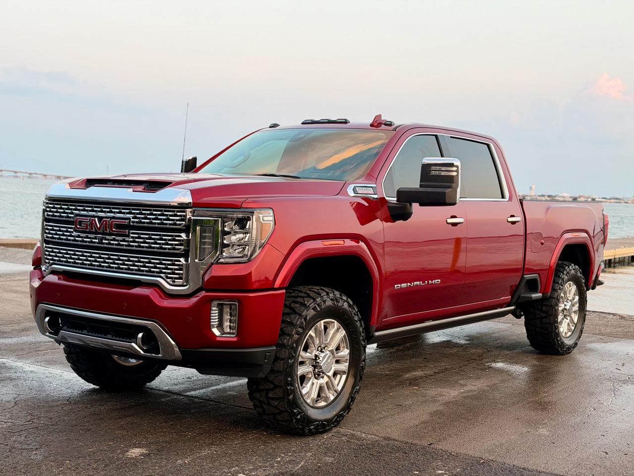 GMC Sierra 2500HD Denali Crew Cab 4WD SB 2022