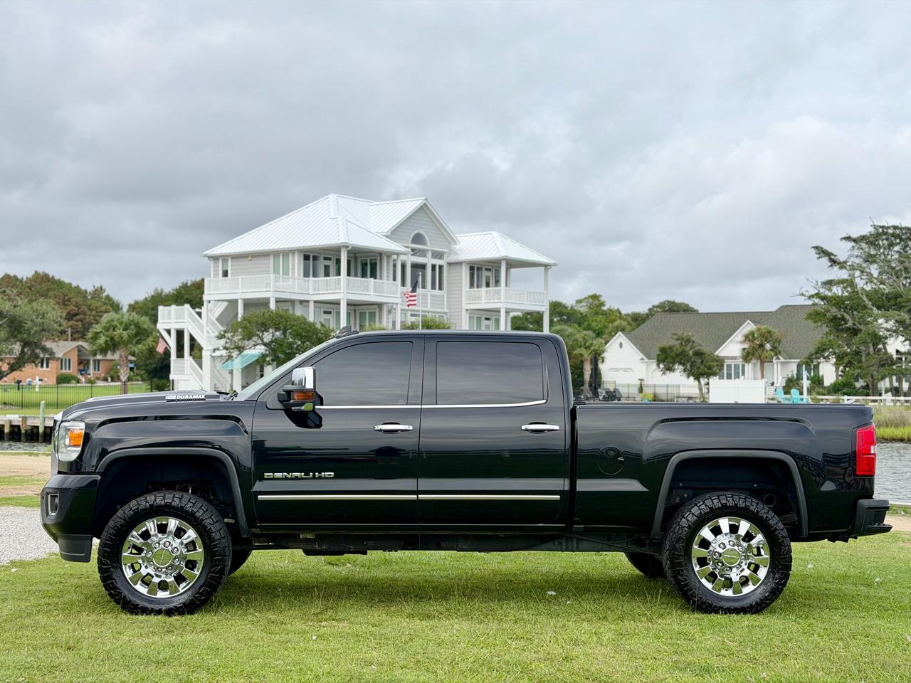 GMC Sierra 2500HD Denali Crew Cab 4WD 2019
