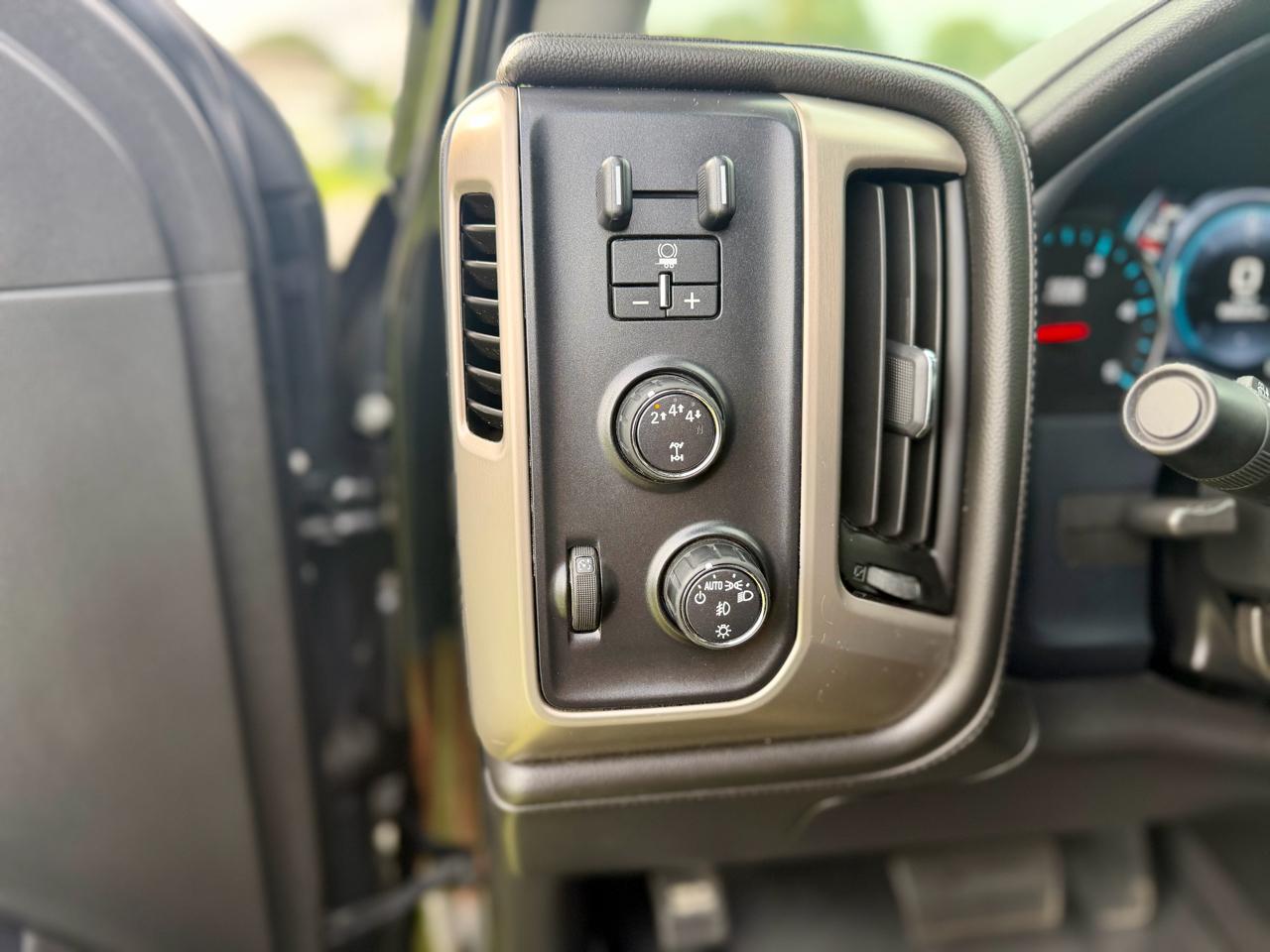 GMC Sierra 2500HD Denali Crew Cab 4WD 2019