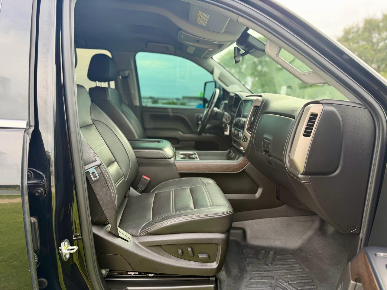 GMC Sierra 2500HD Denali Crew Cab 4WD 2019
