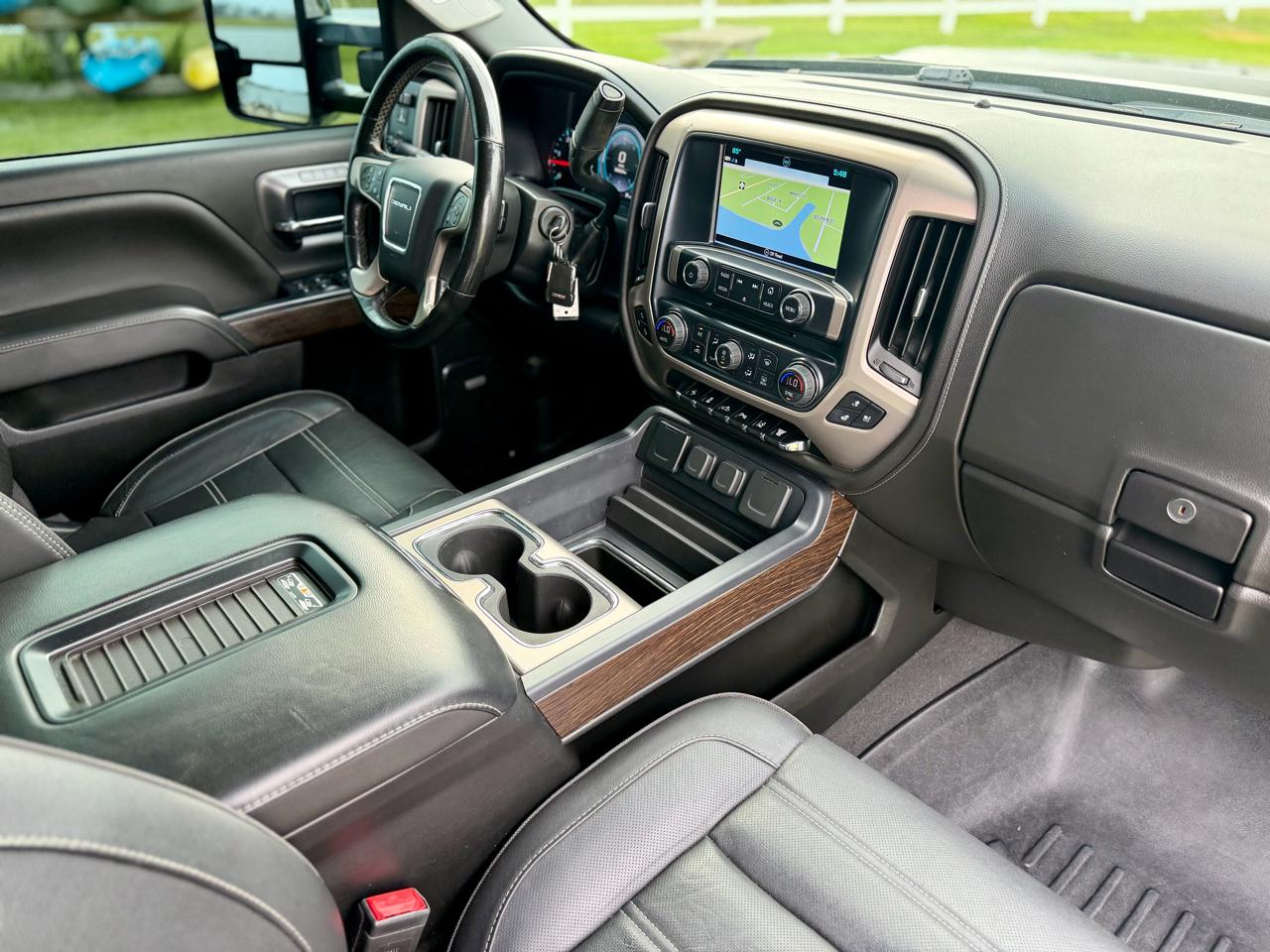 GMC Sierra 2500HD Denali Crew Cab 4WD 2019
