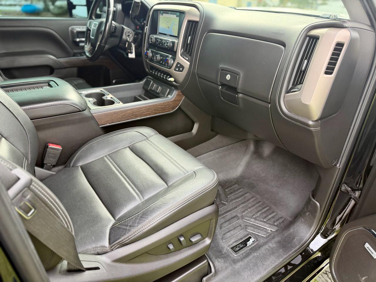GMC Sierra 2500HD Denali Crew Cab 4WD 2019
