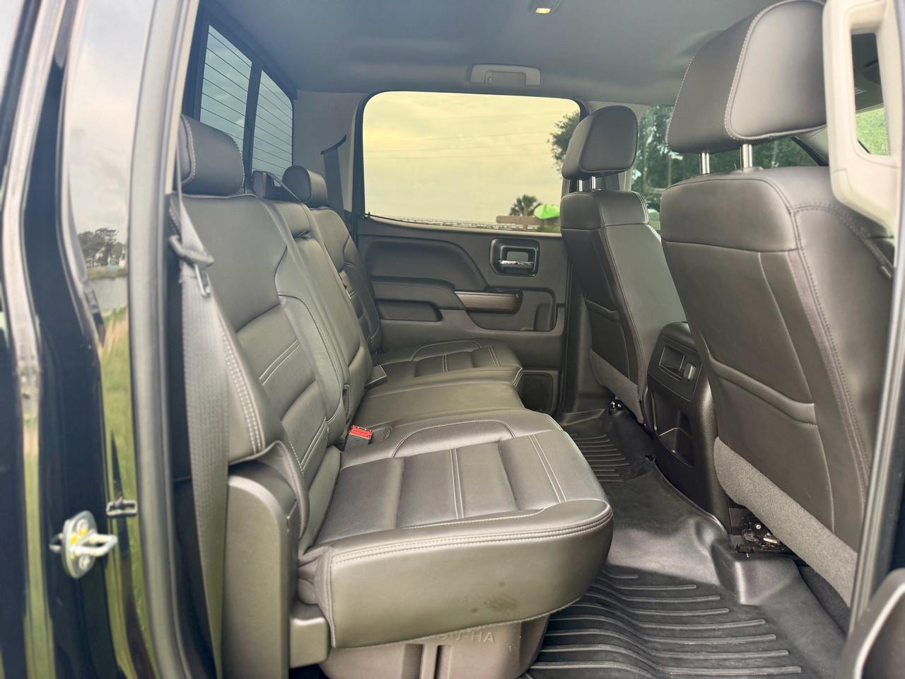 GMC Sierra 2500HD Denali Crew Cab 4WD 2019