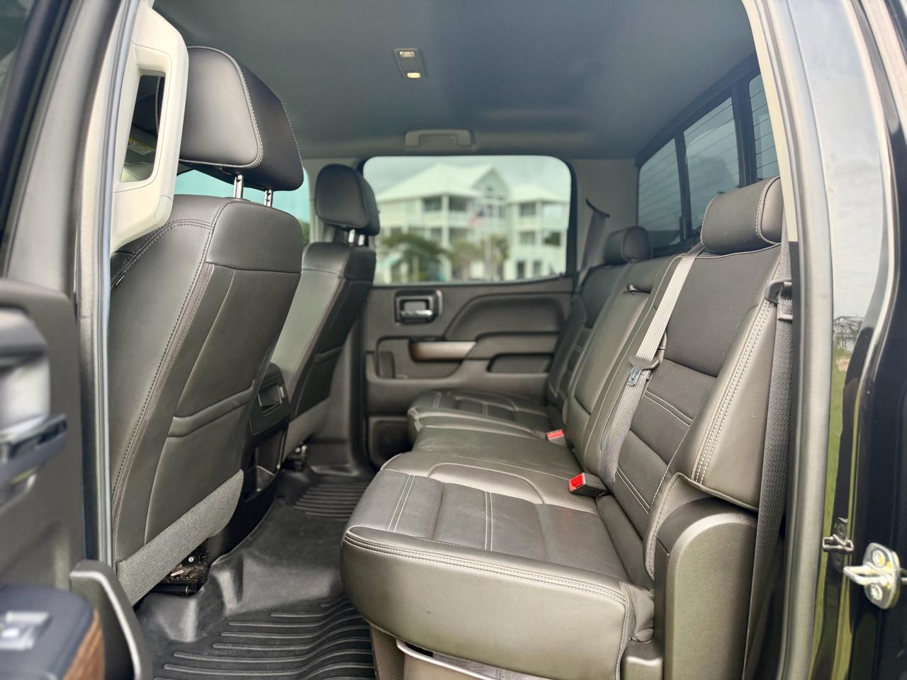 GMC Sierra 2500HD Denali Crew Cab 4WD 2019