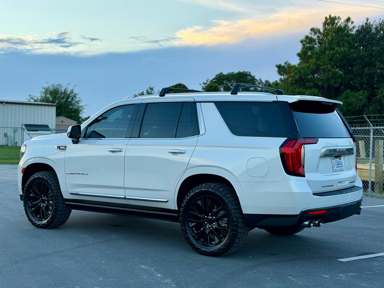 GMC Yukon Denali 4WD 2021