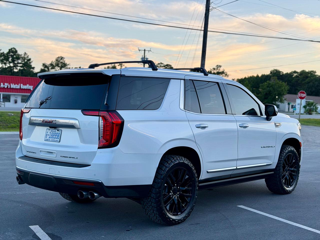 GMC Yukon Denali 4WD 2021
