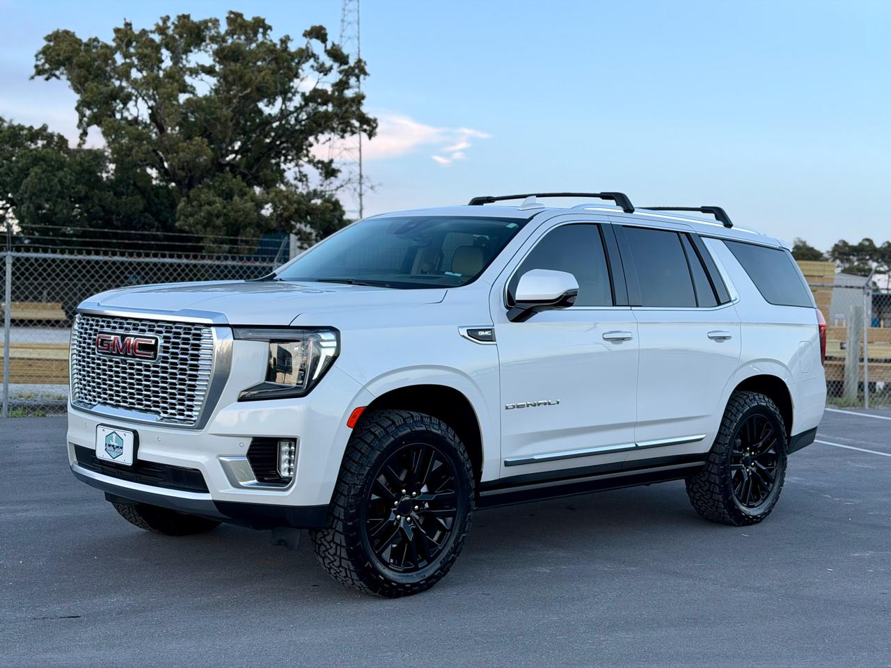 GMC Yukon Denali 4WD 2021