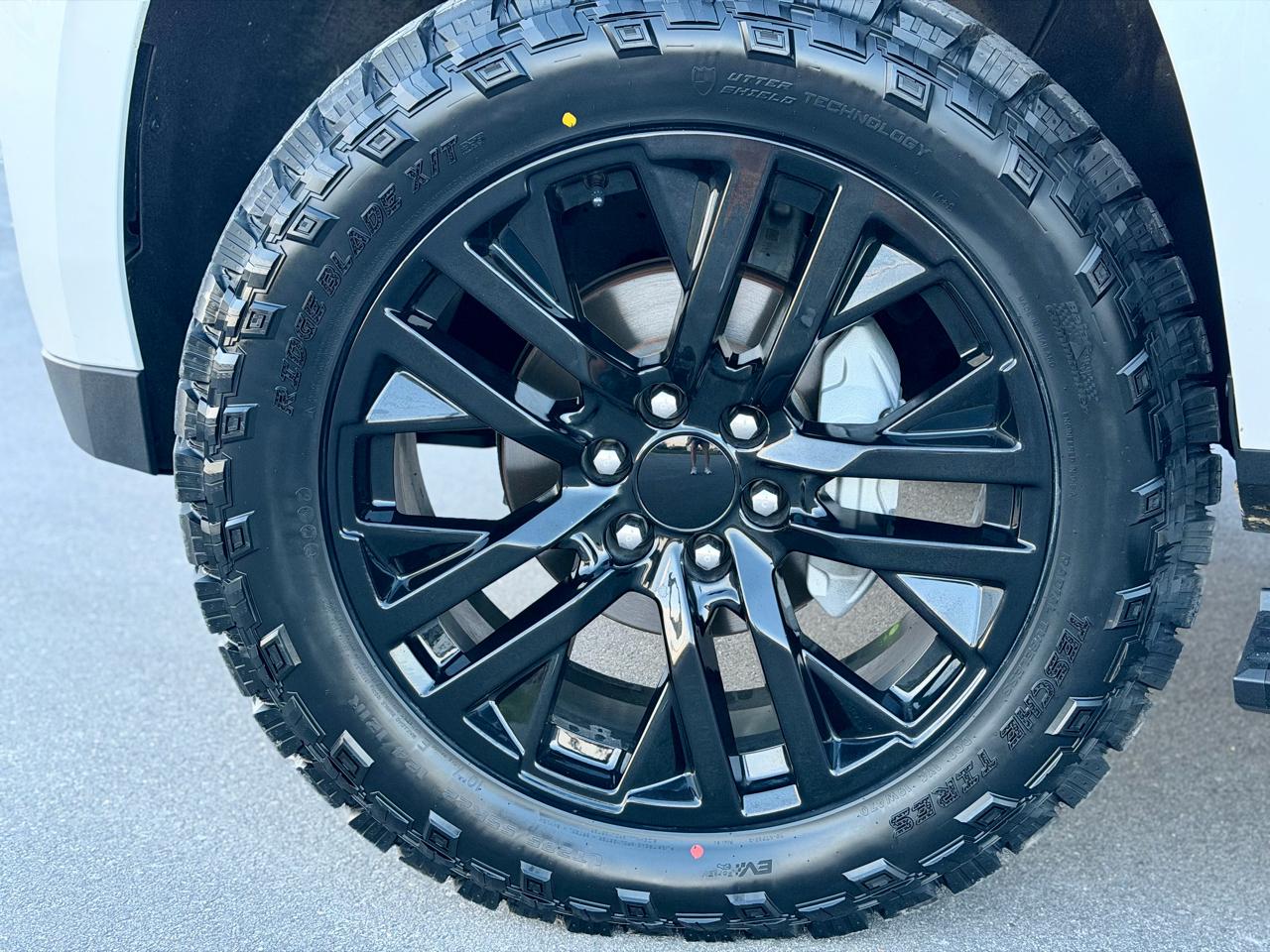 GMC Yukon Denali 4WD 2021