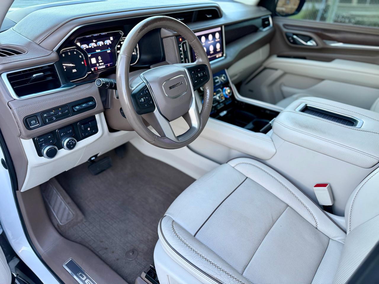 GMC Yukon Denali 4WD 2021