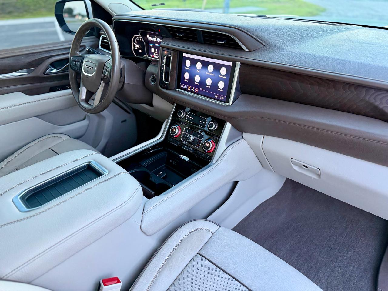 GMC Yukon Denali 4WD 2021