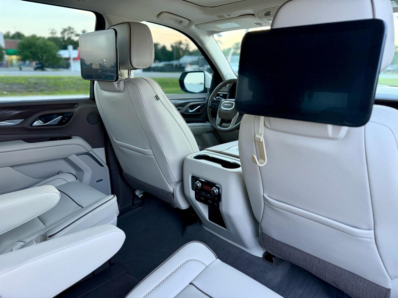 GMC Yukon Denali 4WD 2021