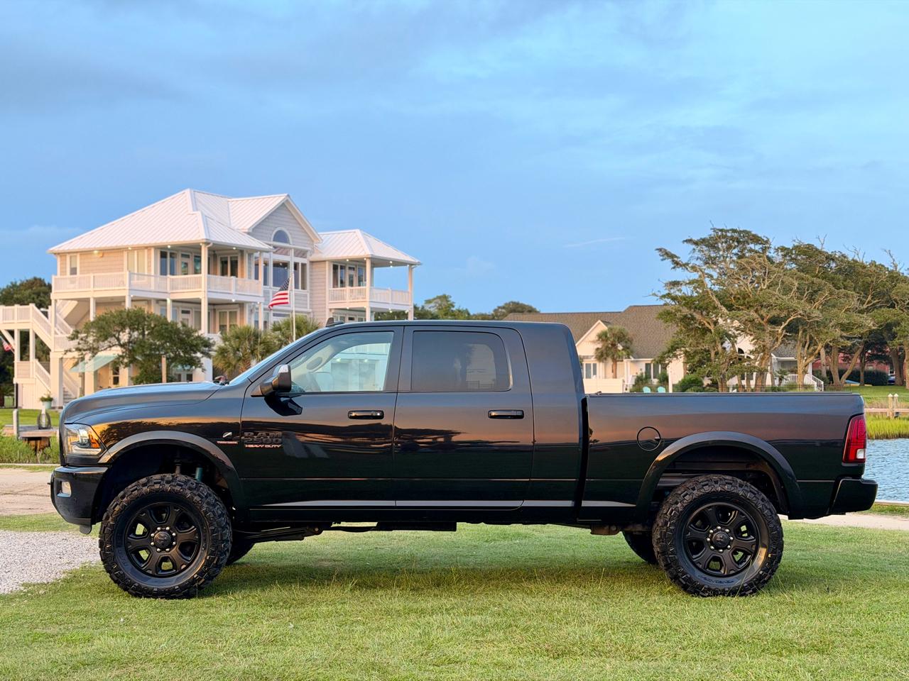 RAM 2500 Laramie Mega Cab 4WD 2018