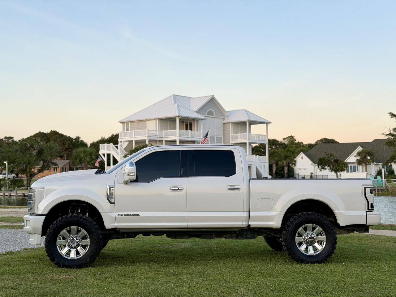 Ford F-250 SD Platinum Crew Cab 4WD 2017