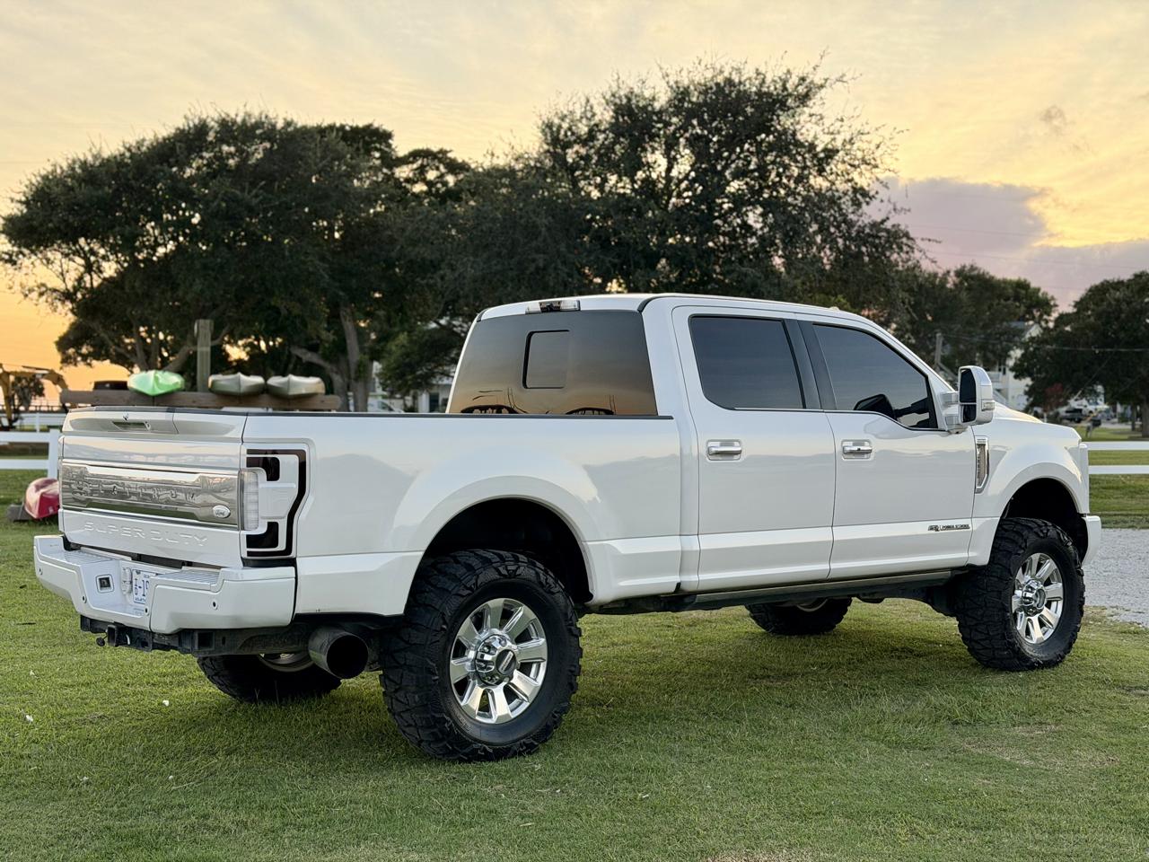 Ford F-250 SD Platinum Crew Cab 4WD 2017
