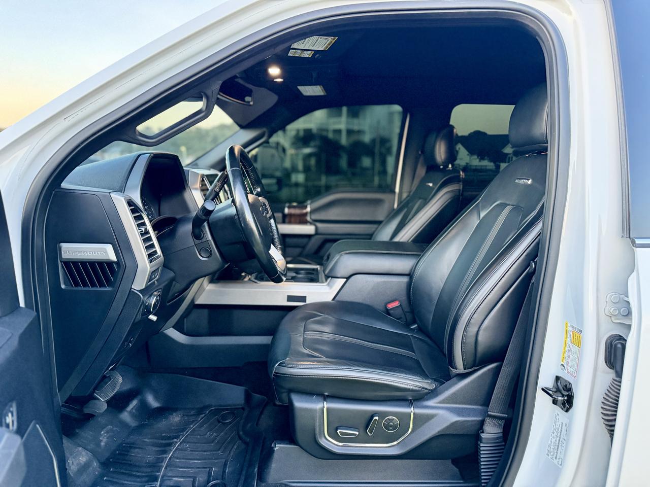 Ford F-250 SD Platinum Crew Cab 4WD 2017