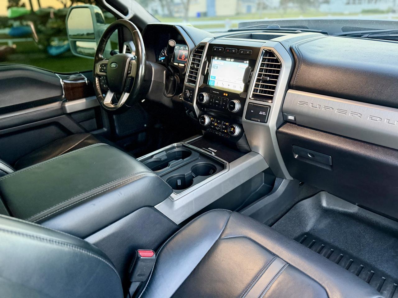 Ford F-250 SD Platinum Crew Cab 4WD 2017