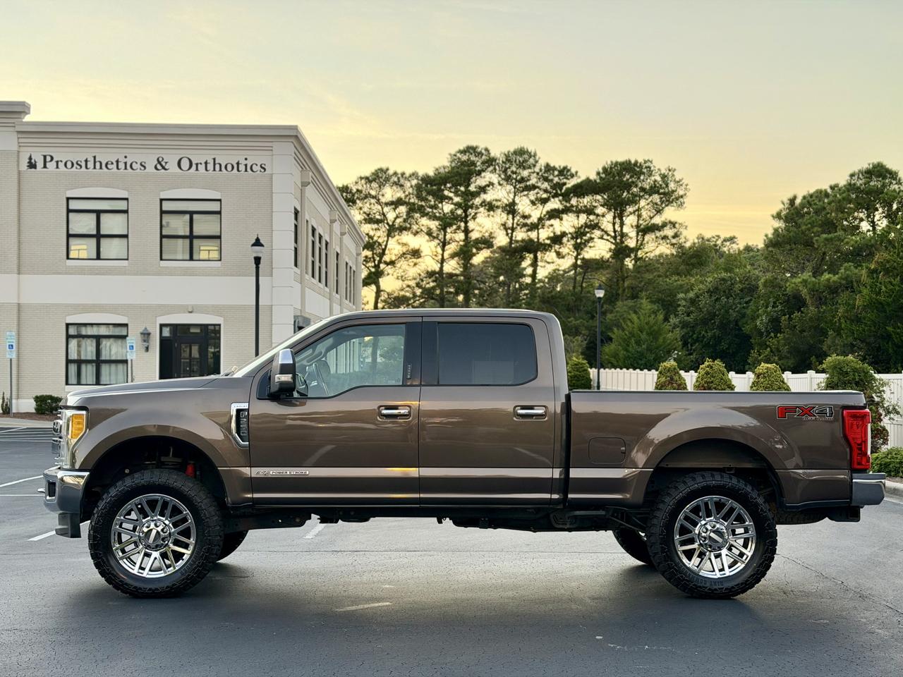Ford F-250 SD Lariat Crew Cab 4WD 2017