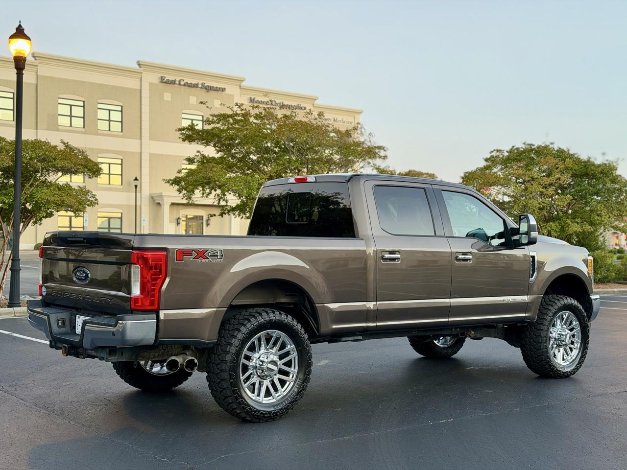 Ford F-250 SD Lariat Crew Cab 4WD 2017
